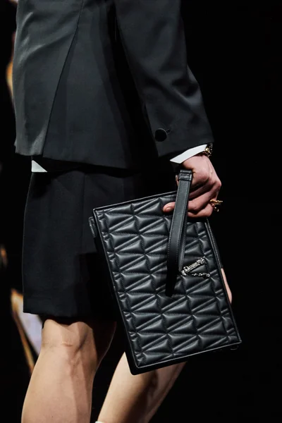 Look 185